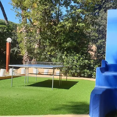 Casa Con Jardin A 45 Metros De La Playa. Es. *
