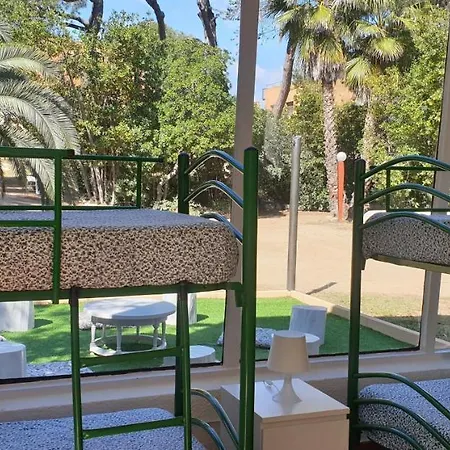 Casa Con Jardin A 45 Metros De La Playa. Es. וילה *
