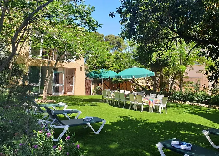 Villa Casa Con Jardín A 45 Metros De La Playa. Es.
