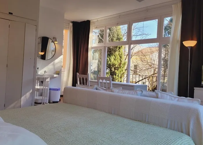 Villa Casa Con Jardín A 45 Metros De La Playa. Es. *